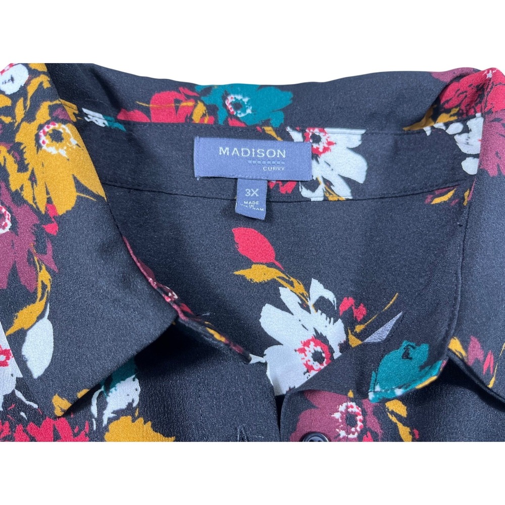 Madison Plus 3X Black Floral Button Front Blouse Roll Tab Sleeve Curvy Top - Picture 3 of 3